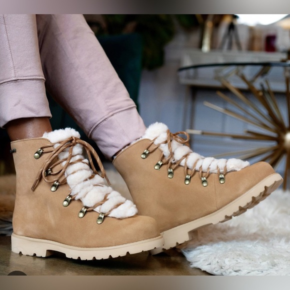 BearPaw Shoes - Bearpaw Vanna boots